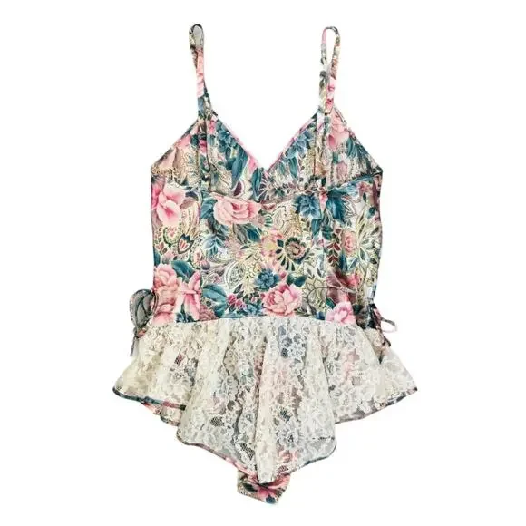 Victoria’s Secret Vintage Gold Label Floral Lace Ruffle Bodysuit Medium