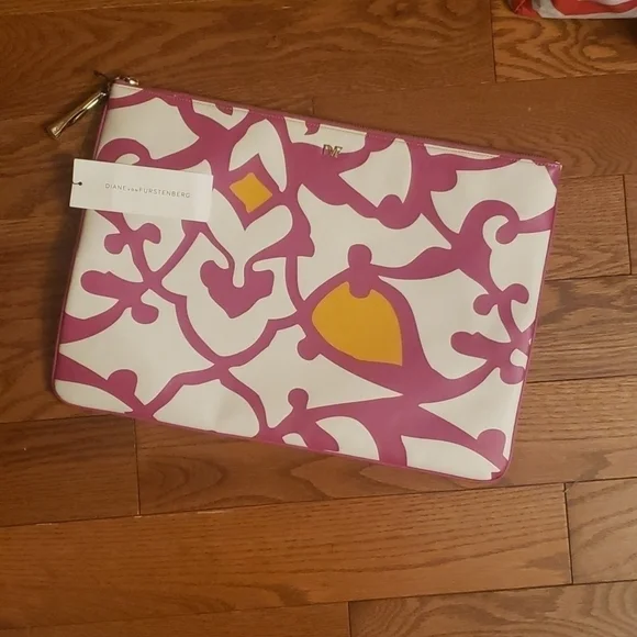 DIANE von furstenburg laptop case / clutch