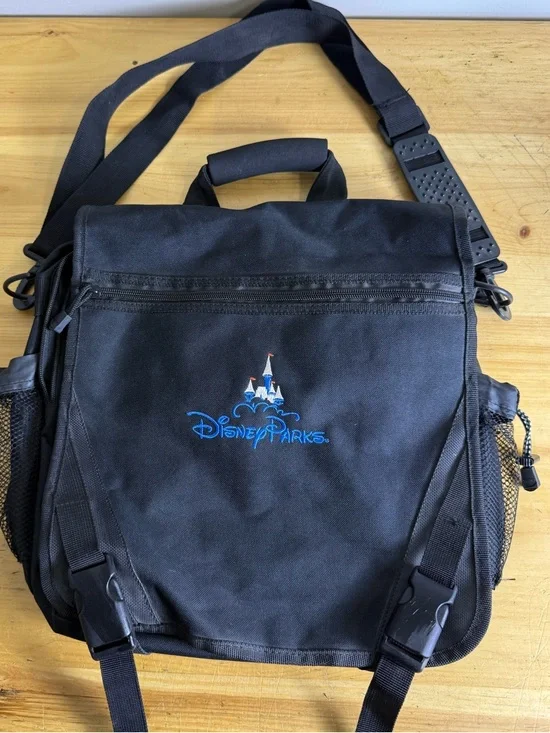 Disney Parks Leed’s Embroidered Messenger Style Work Bag Laptop Black Large