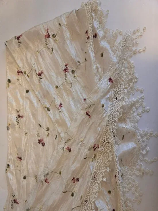 Silk/poly white floral triangular shape shawl