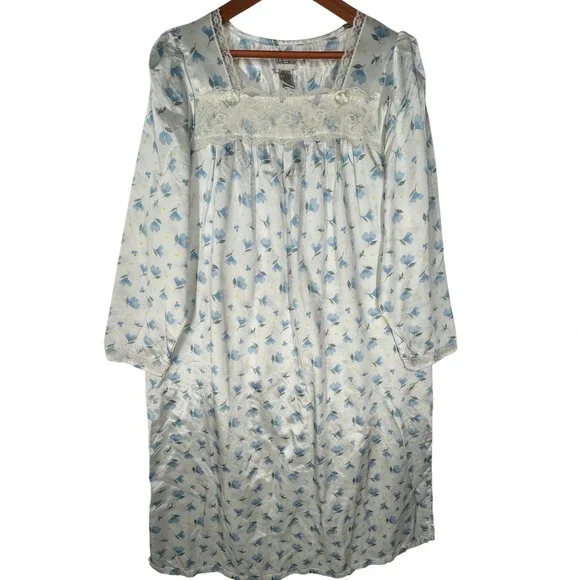 Delicates Satiny Grannycore Long Sleeve Nightgown White w/Blue Flower Size Med