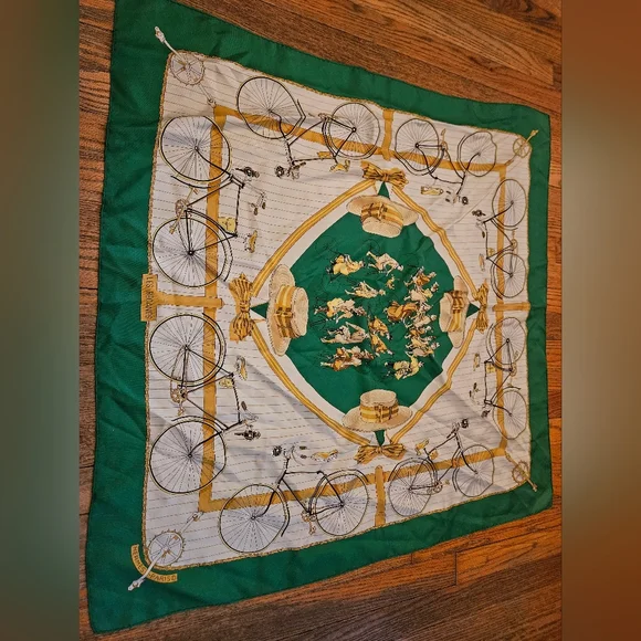 Hermes Les‎ Becanes Silk Scarf