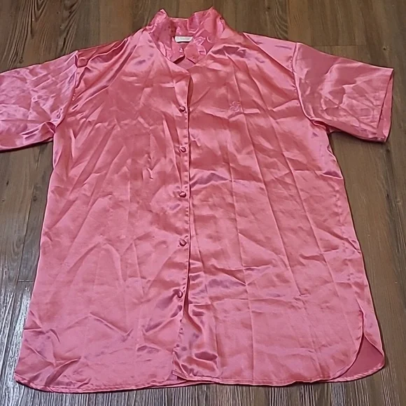 Victoria's Secret Pink Satin Blouse used good condition. vintage zise L for wome