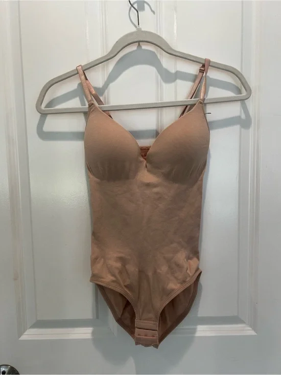 Skinnygirl Sculpting Bodysuit Cami with Built-In Bra Nude Tummy Control small