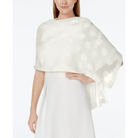 Collection Xiix Clipped Rose Wrap in Ivory