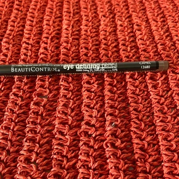 BeautiControl Eye Defining Pencil Carmel 12680. New still Sealed.
