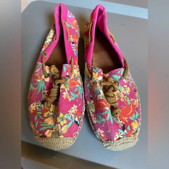 Sperry Pink Floral Espadrilles Women’s 7.5M Flats Loafers. Rubber Soles Slip On