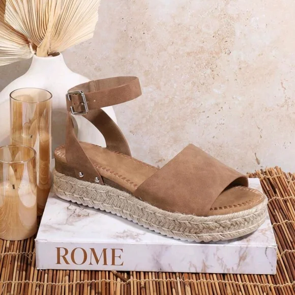 NEW Brown Espadrilles Sandals