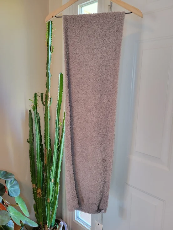 NWT Barefoot Dreams CozyChic Gray Cozy Soft Rectangle Scarf NEW