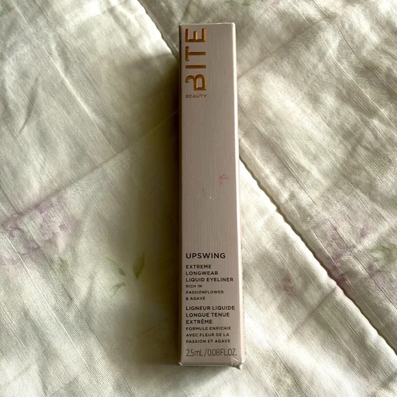 Bite upswing liquid eyeliner