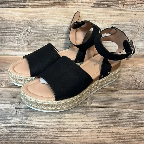 CUSHIONAIRE Women's Espadrille Platform Open Toe Sandal in Black New! C6