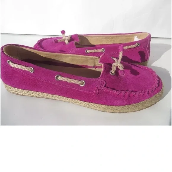 UGG Australia Slip on moccasin loafer shoes ladies sz 6 berry espadrille