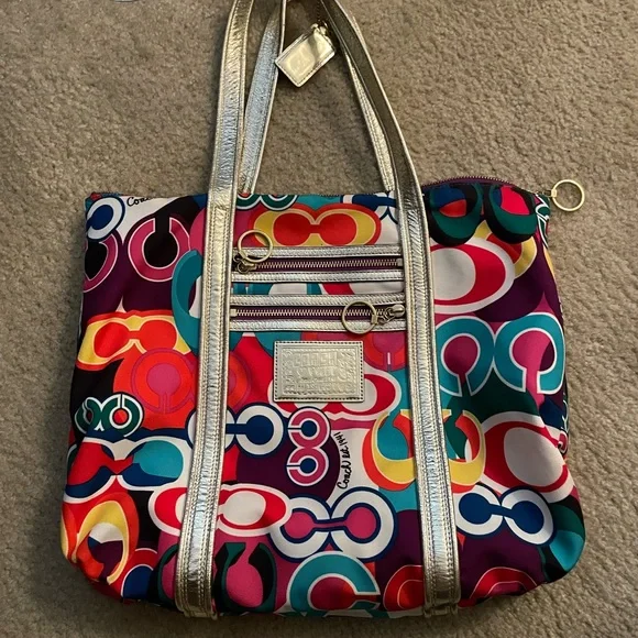 Coach Poppy Signature Multicolor Glam Tote!