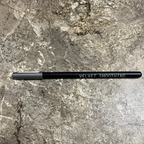 Popfeel Cosmetics Velvet Smoothing Eyeliner Pencil Black Easily Glides‎ On New