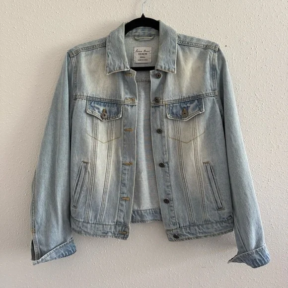 Love Tree Classic Light Wash Denim Jacket | Small