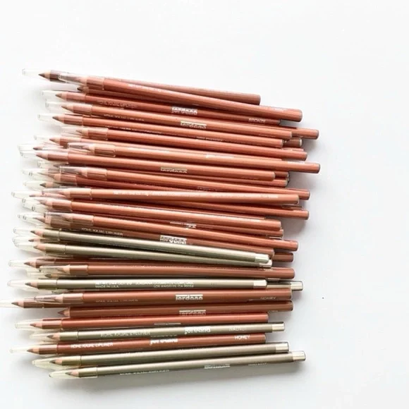 🆕50 Pieces Eyeliner/Lipliner Pencils