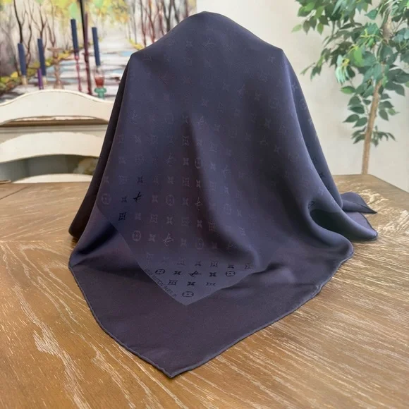 Authentic Louis Vouitton Scarf