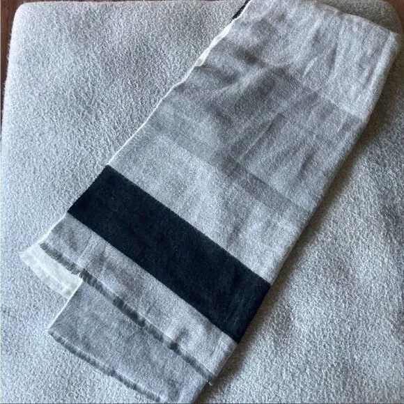 Zara OS wide scarf‎