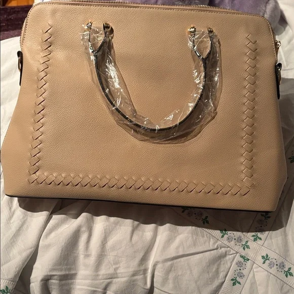 Brand new and never used Elegant Tan Handbag