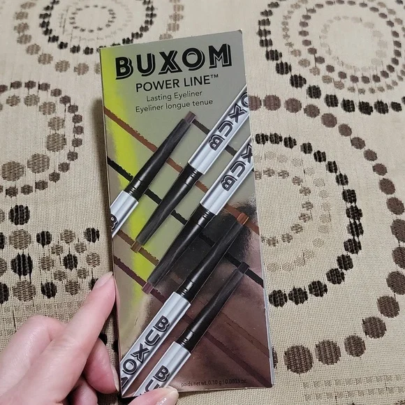 Buxom Power Lone Lasting Eyeliner in LBD 0.10g