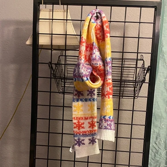 Old Navy Multicolor Knit Scarf