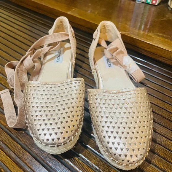 Steve Madden Gold Espadrilles with Elegant‎ Design