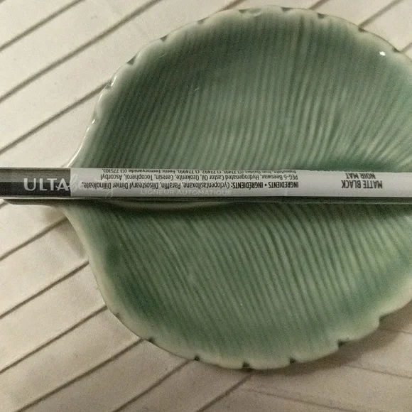 NWT Eyeliner