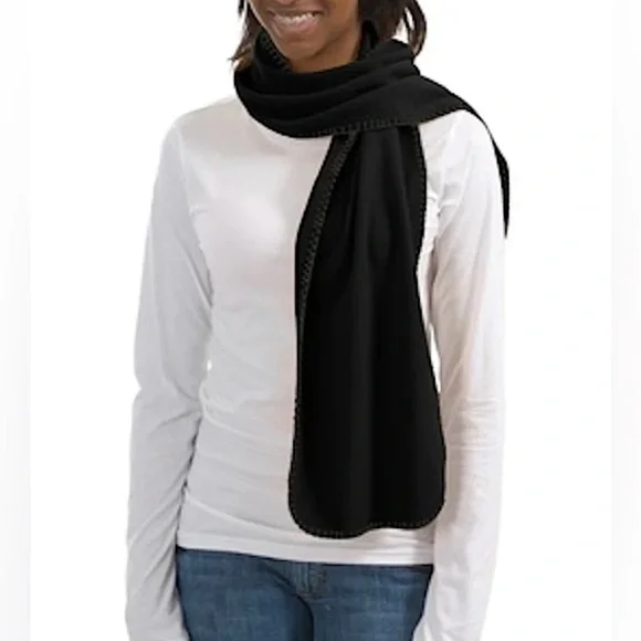 NWOT Soft Black Scarf 🧣