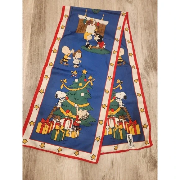 Vtg. Peanuts Snoopy Christmas Oblong Scarf Made In Italy 100% Polyester 53
