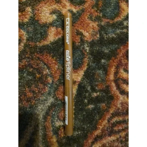 L.A.‎ COLORS Auto Lipliner Pencil, Nude CAL561 1 Ounce (Pack of 1),