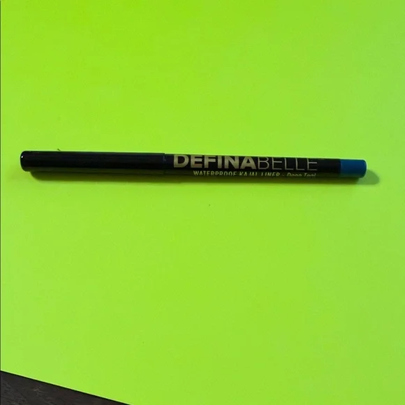 Definabelle Kajal Waterproof Eyeliner in deep teal