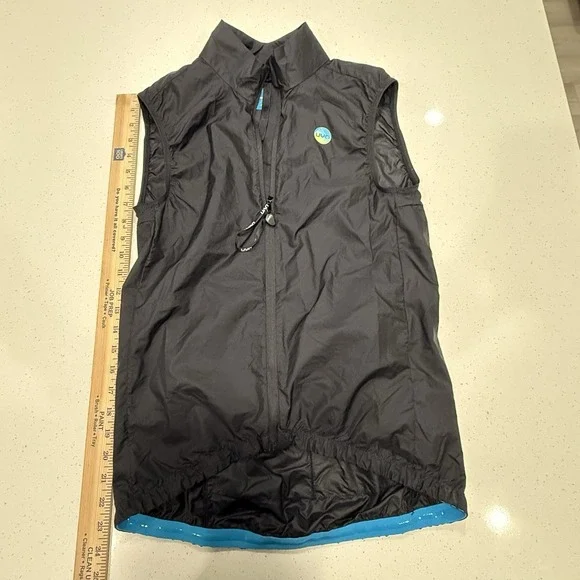 UYN Ultralight Wind Cycling Vest Women Med Outdoor Biking‎ Exercise