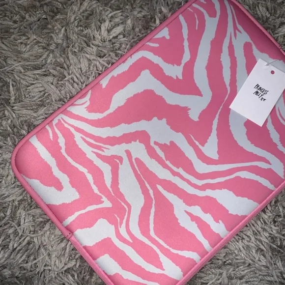 NEW! Princess Polly Pink Zebra Laptop Case barbie barbiecore