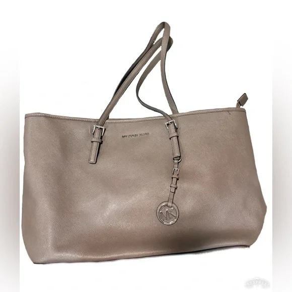 Michael Kors Jet Set Travel Saffiano leather tote bag