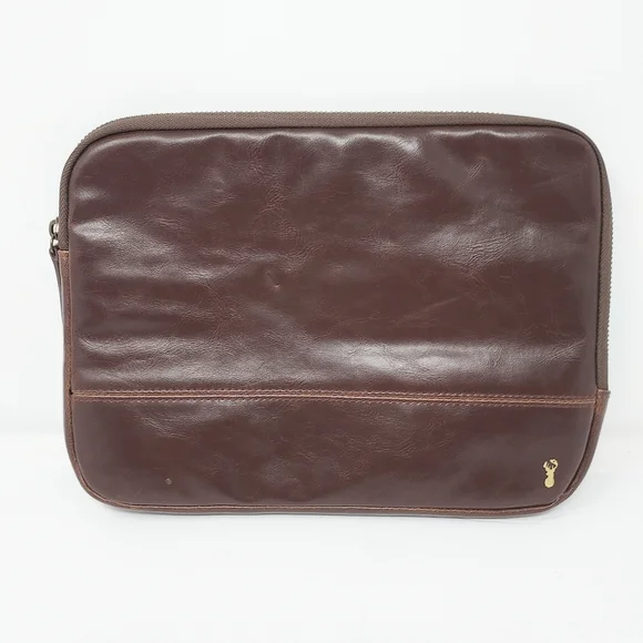 ⭐️5/$20 Typo Brown Ipad Bag