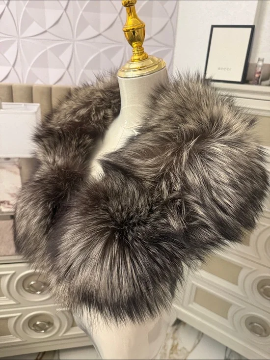 SAGA FOX FUR SHAWL SILVER FOX