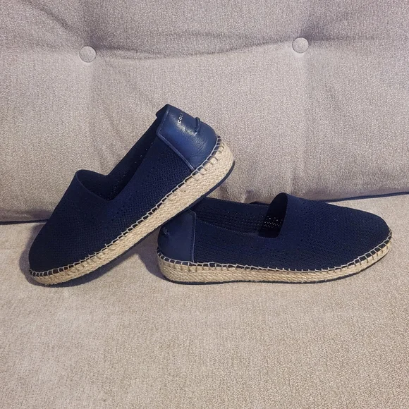 COLE HAAN Women's Navy Blue Espadrille Without Laces Flats Size 10B