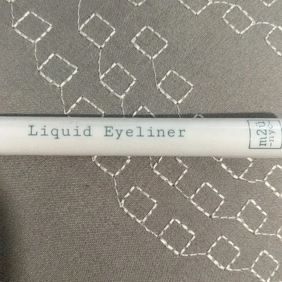 Black liquid eyeliner