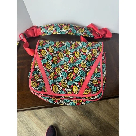 Vera Bradley Laminated Messenger Bag Snail Leaf Print‎ Crossbody Laptop Bag