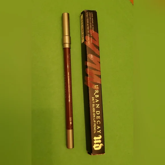 URBAN DECAY 24/7 Glide-On Waterproof Lip Liner Hex/deep red wine. BNIB