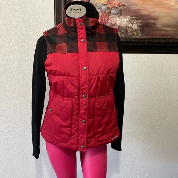 Eddie Bauer Red Black Buffalo Checkered Quilted Puffer Vest Size Medium Pockets