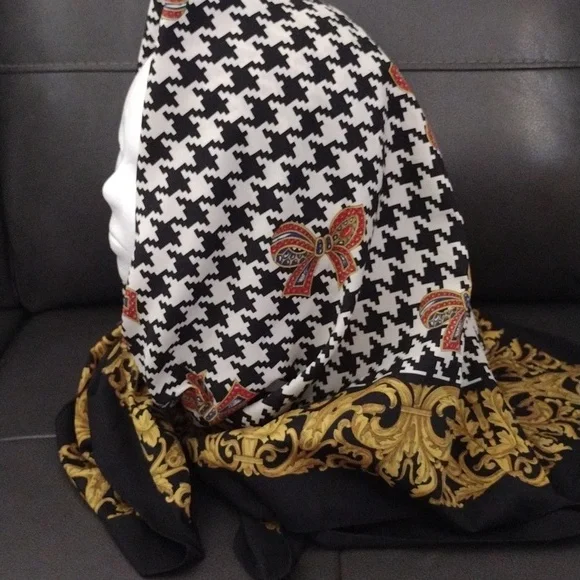 Vintage Houndstooth PatternScarf
