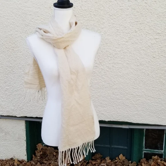 Gap cream scarf wool rabbit hair nylon blend