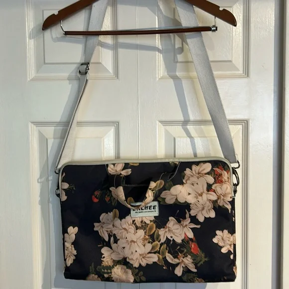 Dachee Laptop Bag Peonies with Dark Background