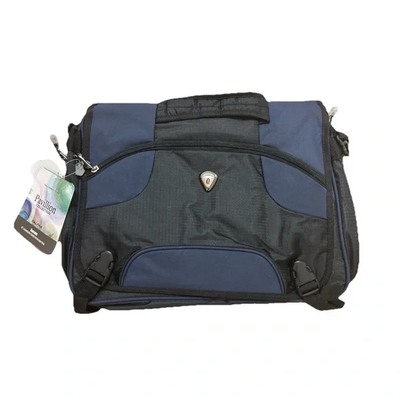 Calpak Pavilion NWT 18” Expandable Laptop Messenger Bag W Strap Teacher Travel