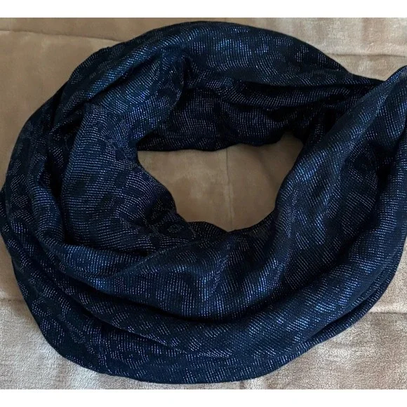 NWOT Ann Taylor Loft Blue‎ Metallic Infinity Scarf SUPER SOFT!
