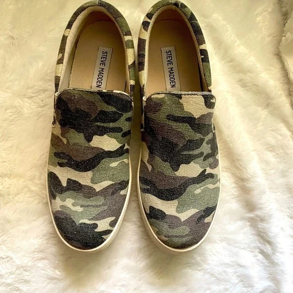 STEVE Madden Lite Camo Shoes Size 8 1/2 M