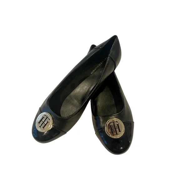 Tommy Hilfiger Black Leather Ballet Flats Cap Toe Logo Medallion Size 7.5M