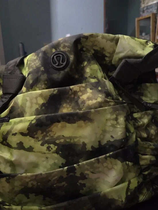 lululemon athletica Laptop/Gym Bag Like New Barely Used Vintage Digital Grn/Blk