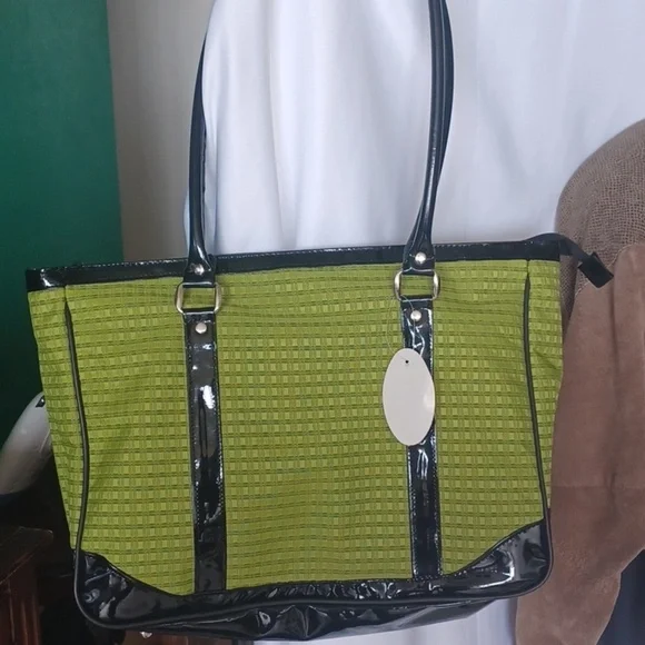GNDI shoulder computer bag w coushioned interior global new beginnings Indiana